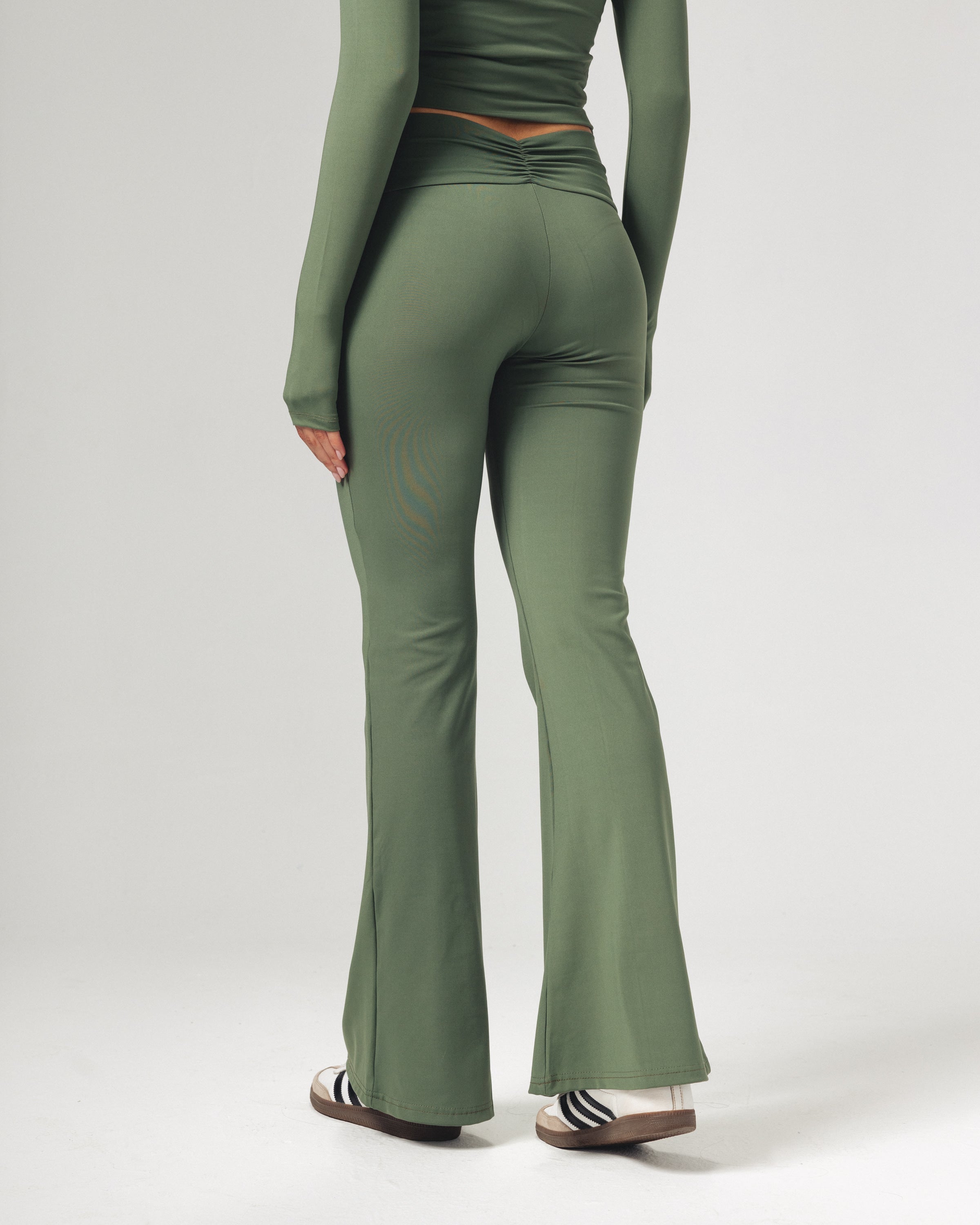 Yogabyxor – Rynkad front