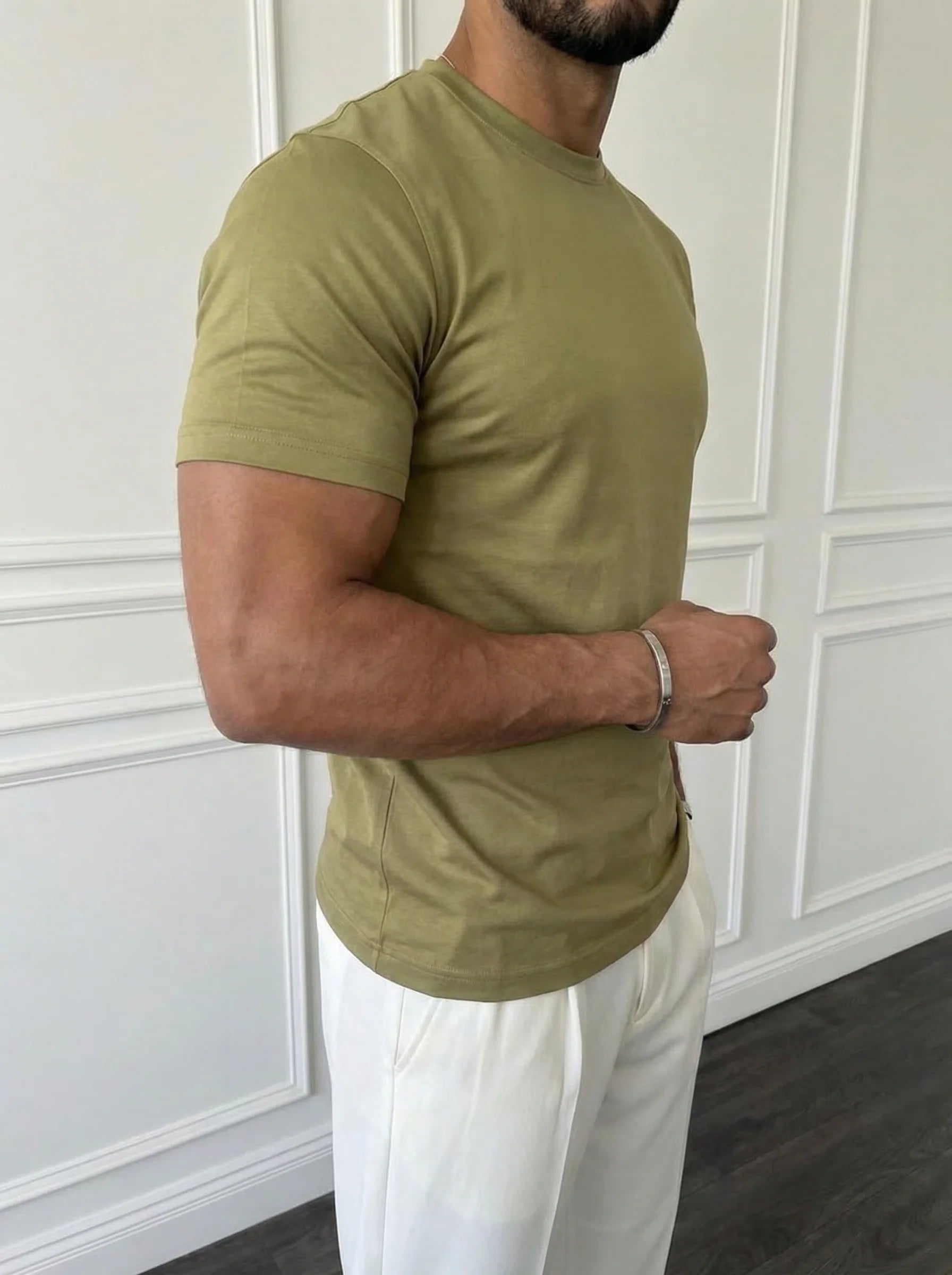 Essential T-shirt – Olivgrön